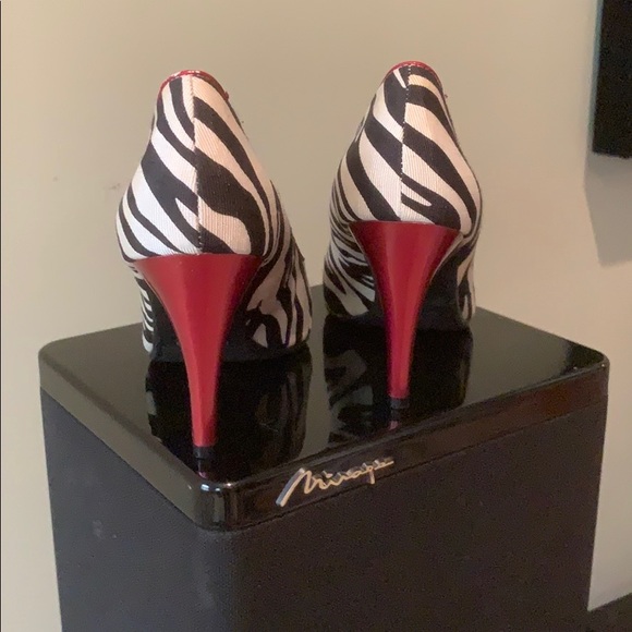 Dana Buchman heels - Picture 4 of 7